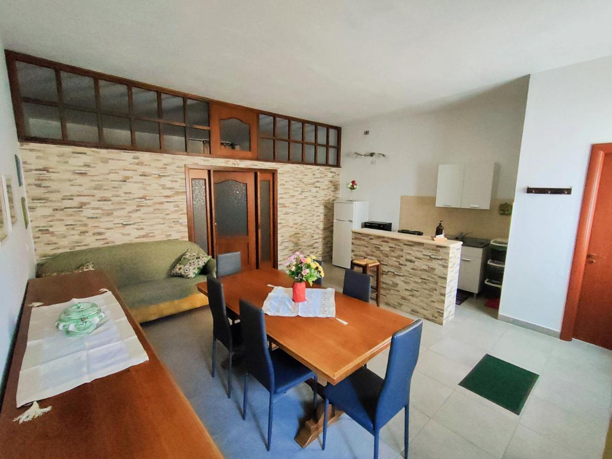 Appartamento Per Turisti Filoxenia Santa Severina Exterior foto